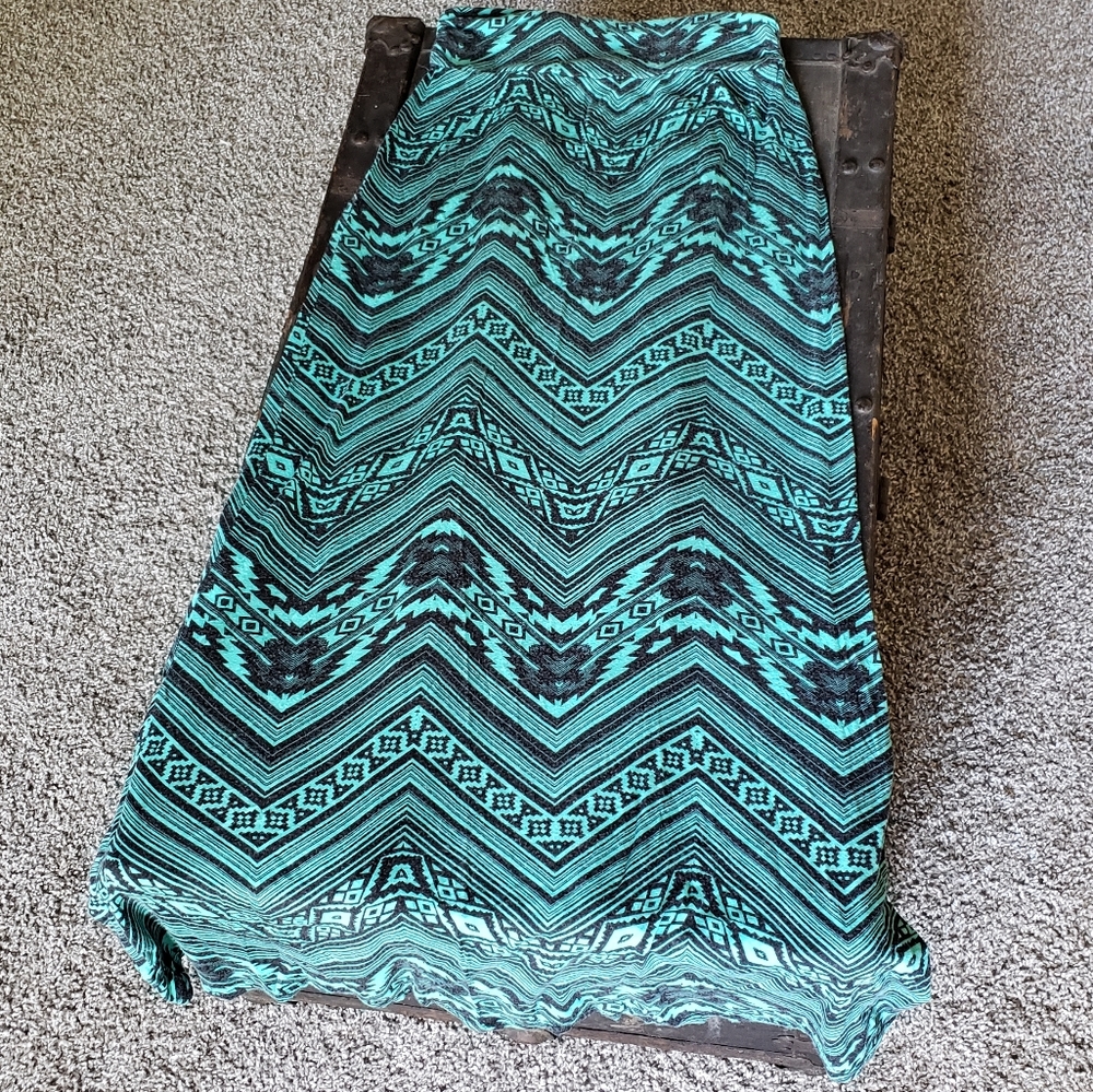 Discreet teal/turquoise maxi skirt